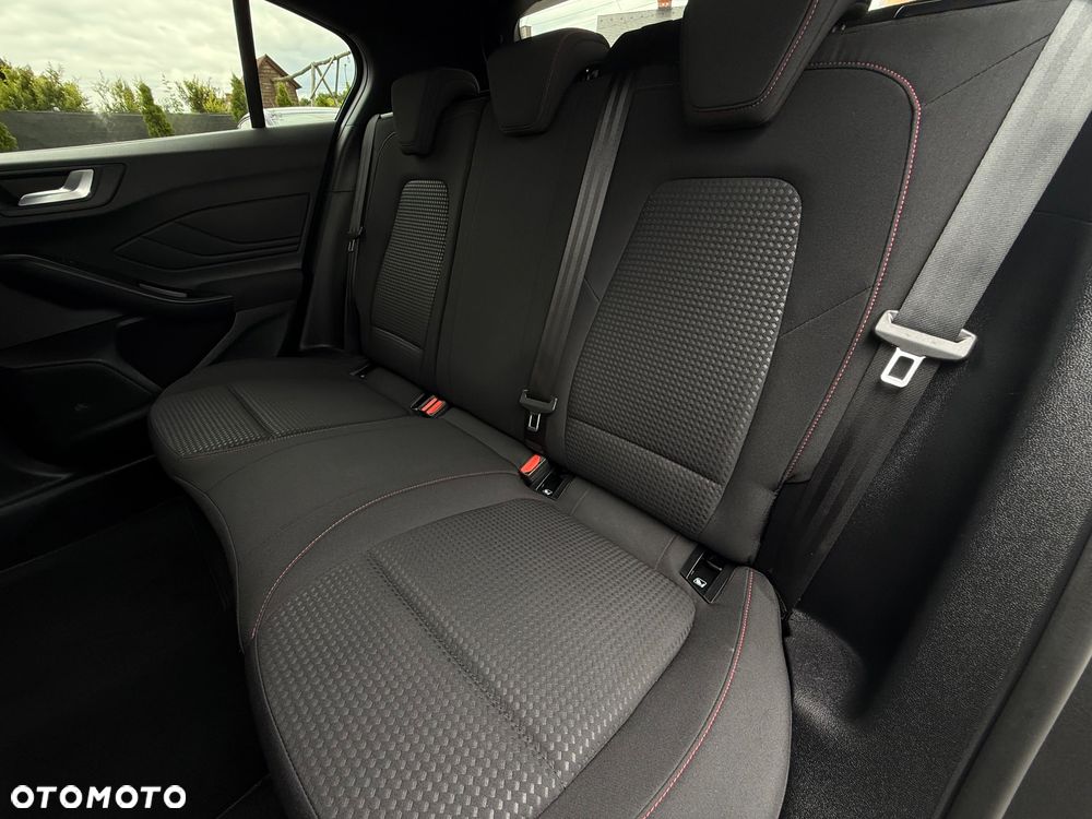 Ford Focus 1.0 EcoBoost Hybrid ST-LINE DESIGN - 34