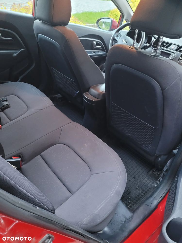 Kia Rio 1.2 M - 10