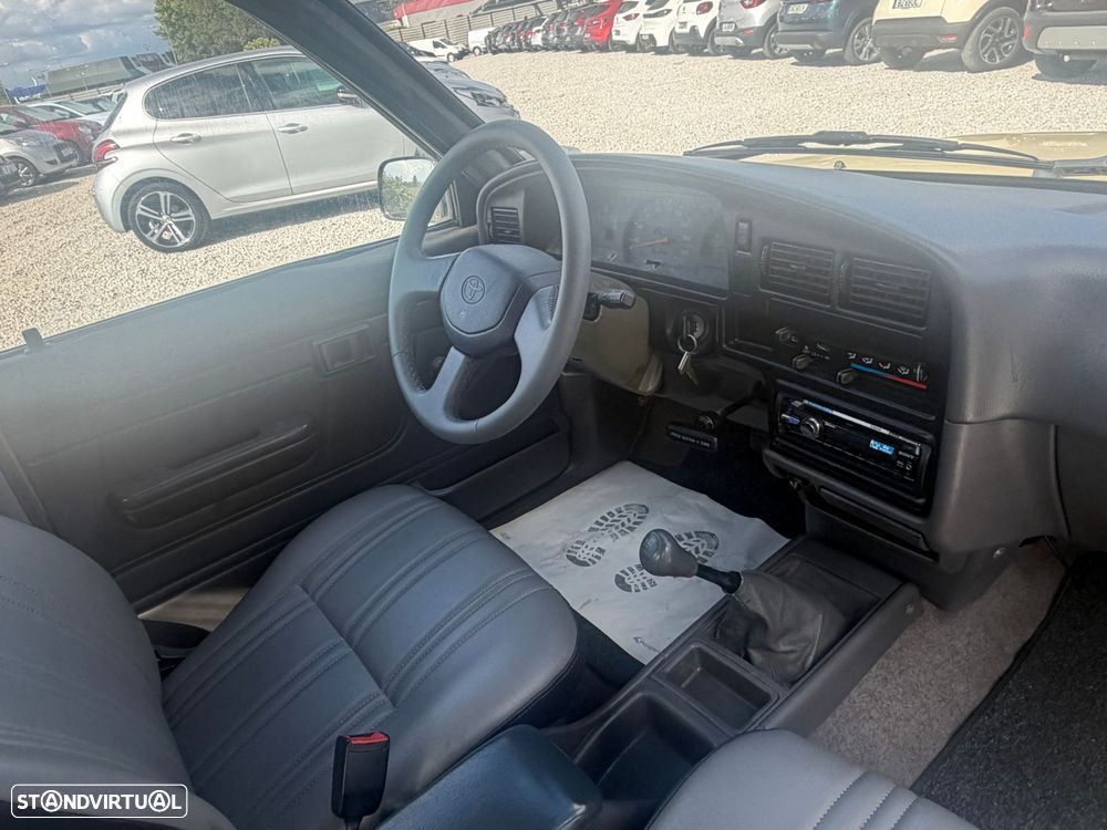 Toyota Hilux 2.4D 5LUG Dir. Assistida - 10