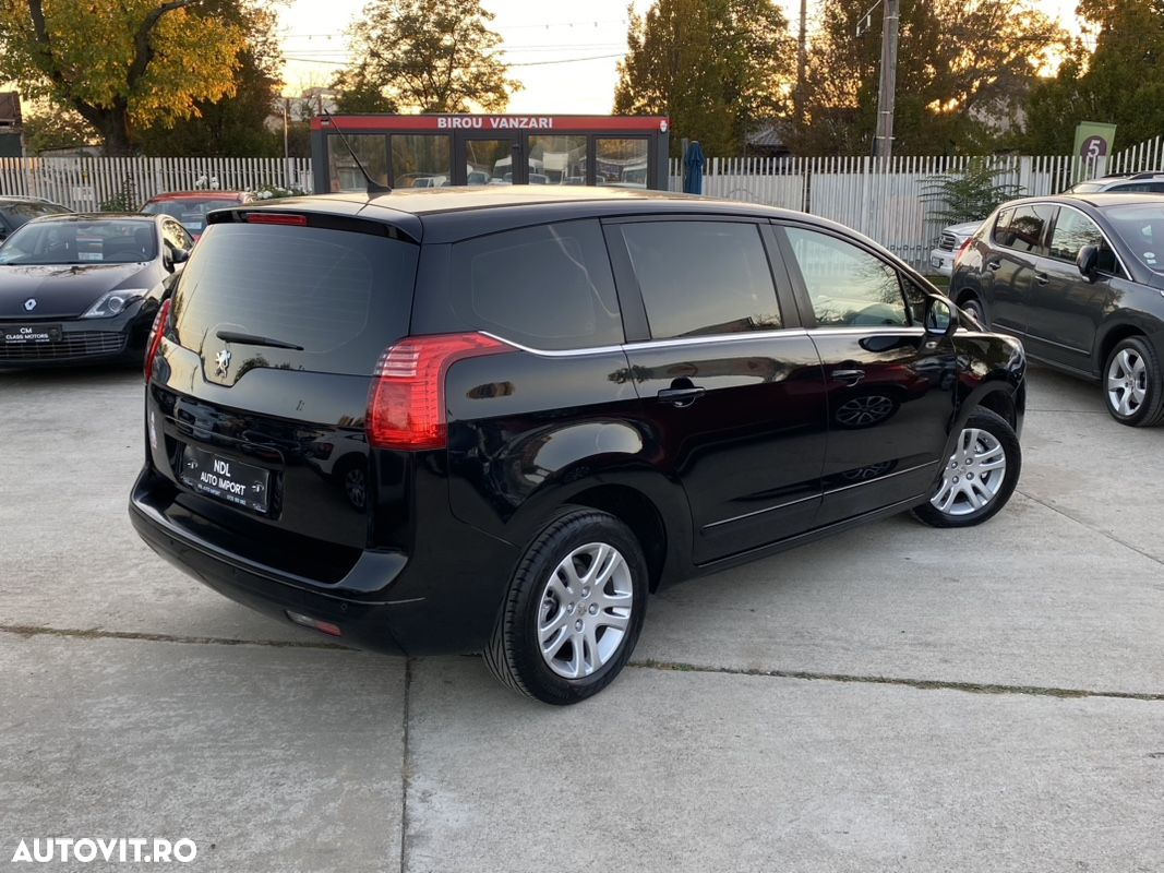 Peugeot 5008 HDI 115 Active - 3