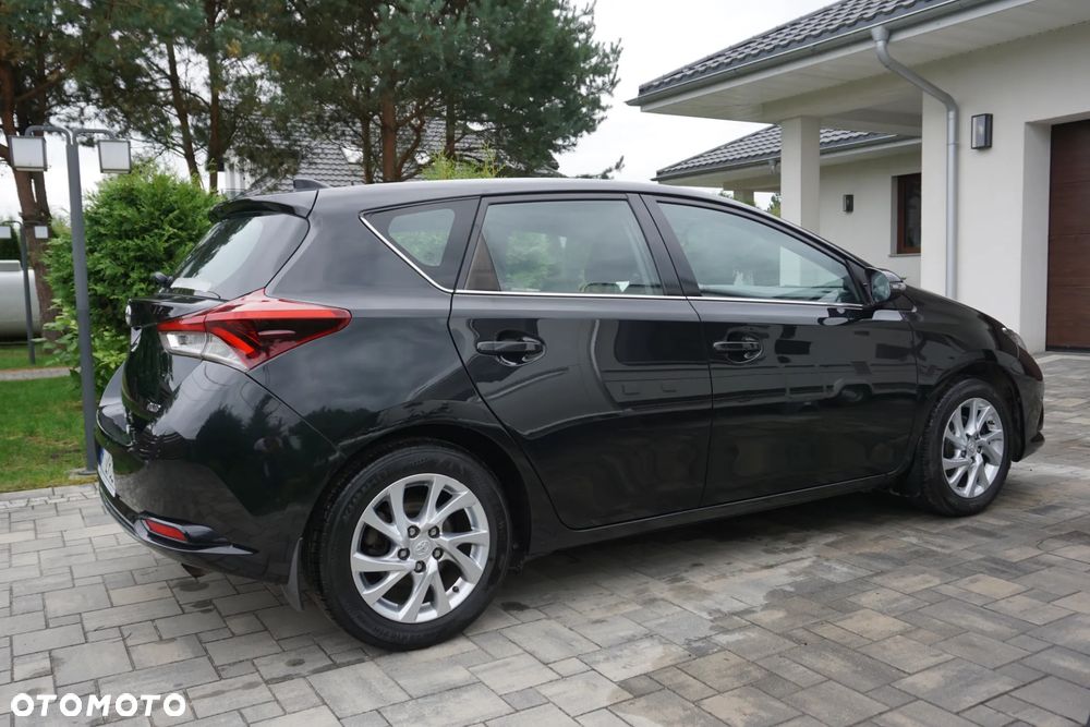 Toyota Auris 1.6 Prestige - 13