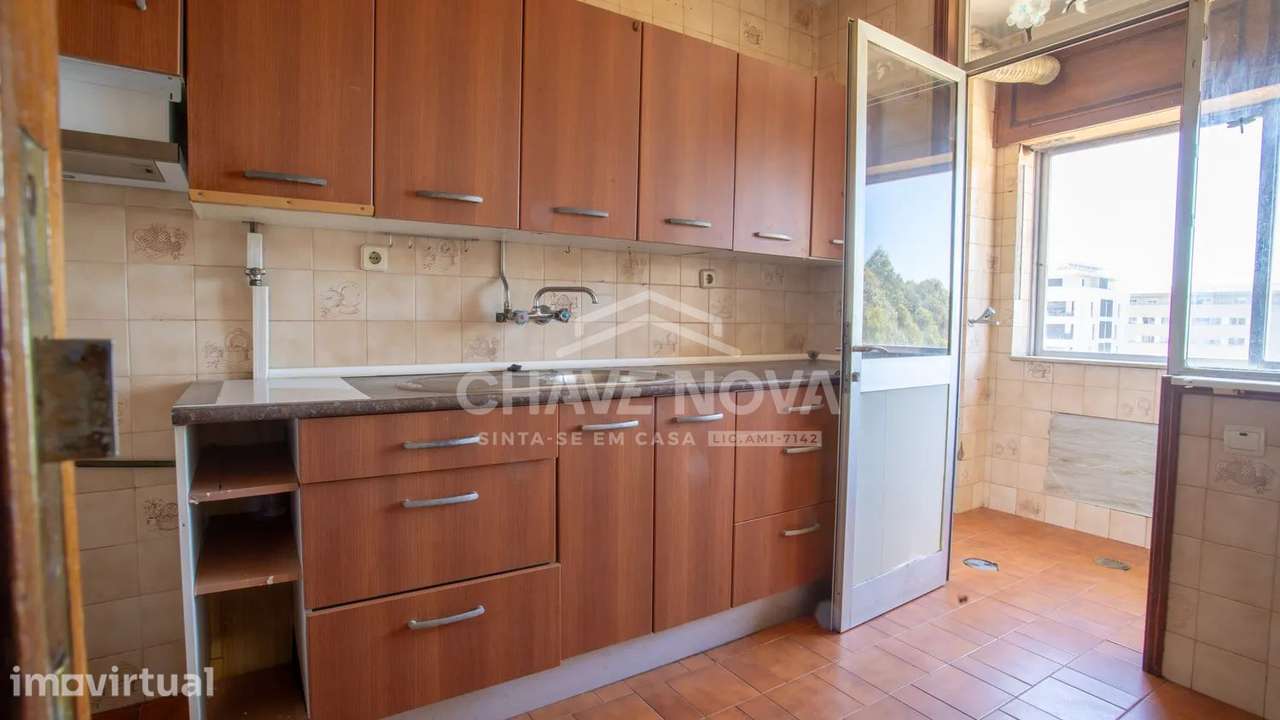 Apartamento T2+1 - Bem Localizado | Transportes , escolas , comercio - Grande imagem: 2/22