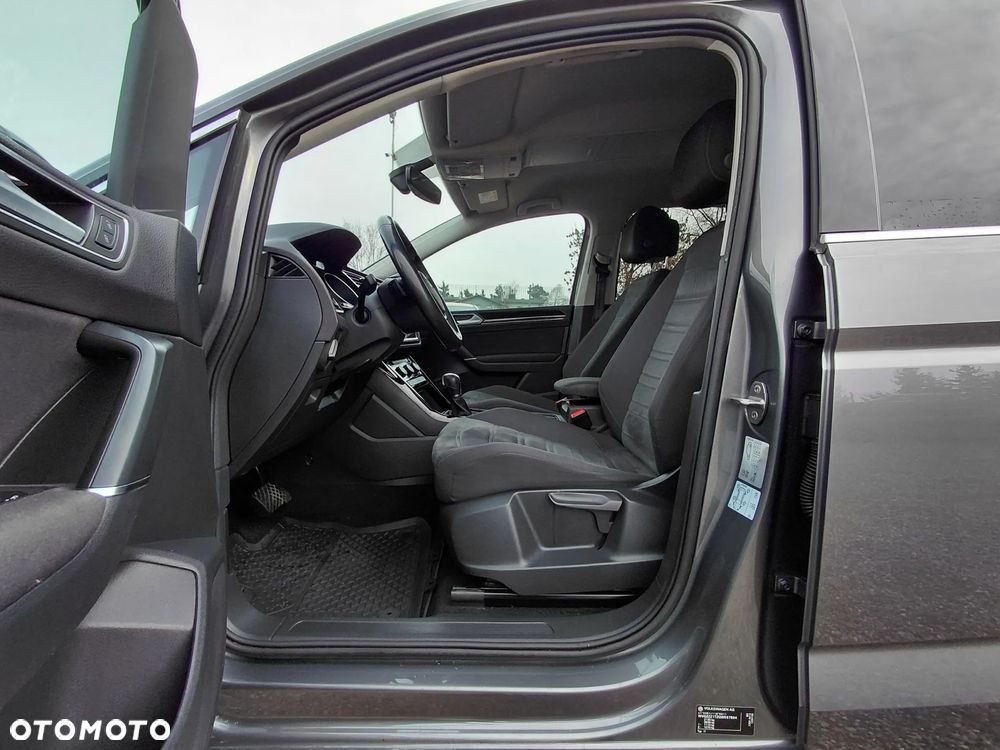 Volkswagen Touran - 6