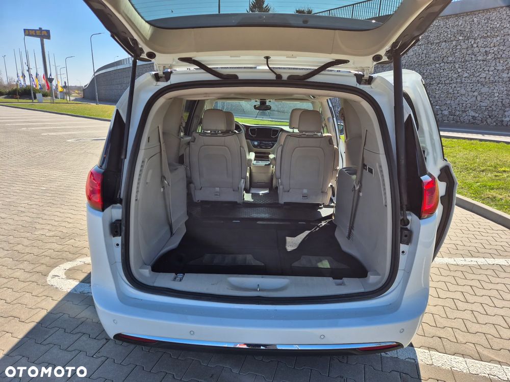 Chrysler Pacifica - 6