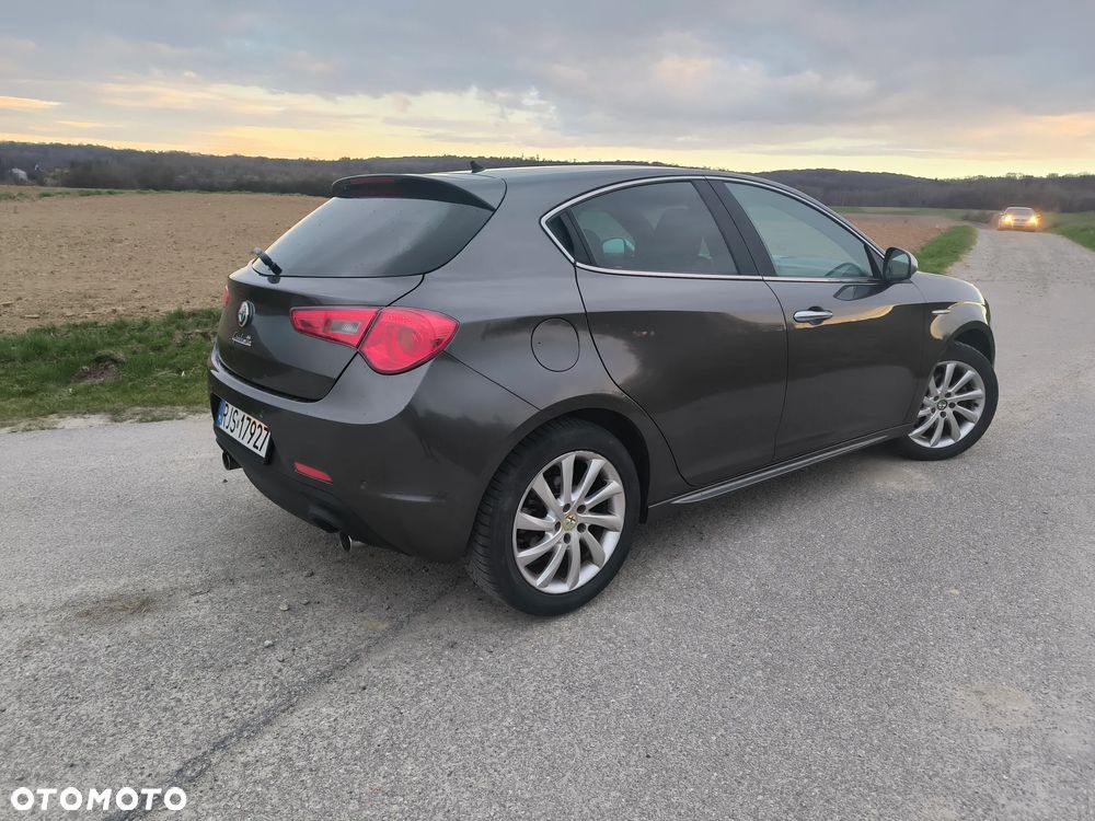 Alfa Romeo Giulietta 2.0 JTDM 16V - 7