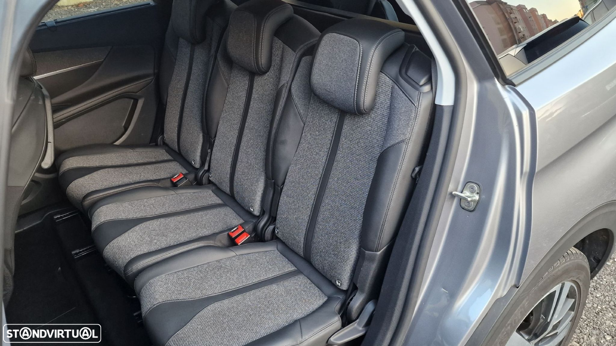 Peugeot 5008 1.5 BlueHDi Allure EAT8 - 27