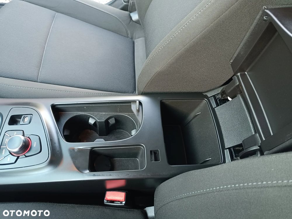 Opel Insignia 1.6 Turbo Design Edition - 34