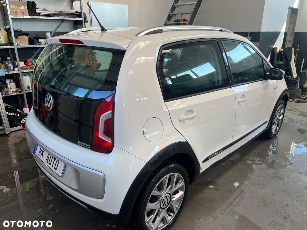 Volkswagen up! 1.0 cross Perfectline - 5