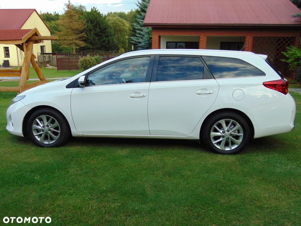 Toyota Auris 1.4 D-4D Luna - 6