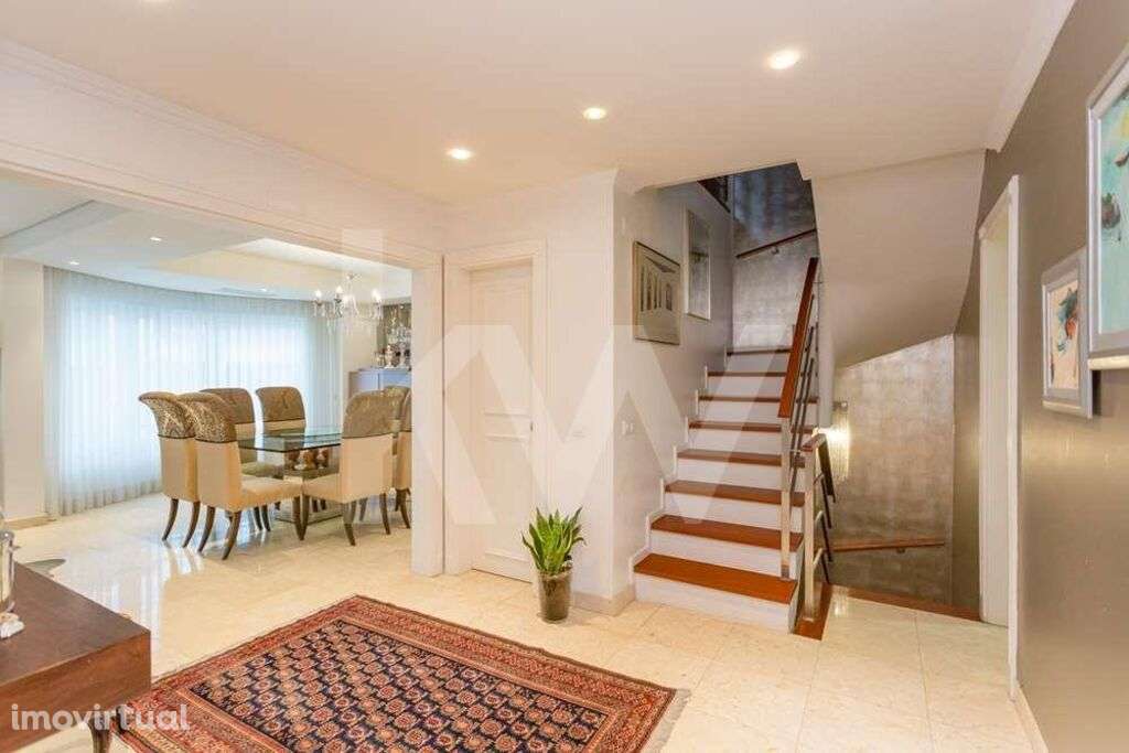 VENDA | Apart. T3 Triplex, 2 lugares de estacionamento, arrecadação  B - Grande imagem: 2/27