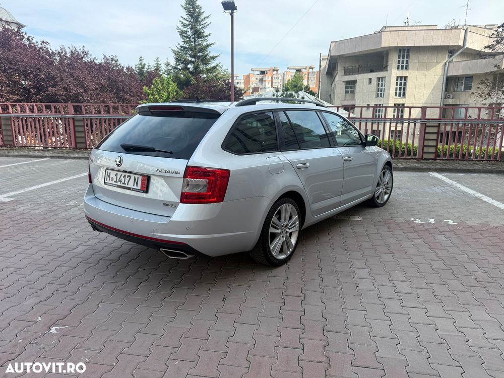 Skoda Octavia 2.0 TDI DSG RS - 12