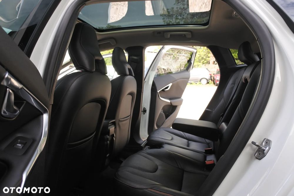 Volvo V40 Cross Country D3 Geartronic Summum - 9