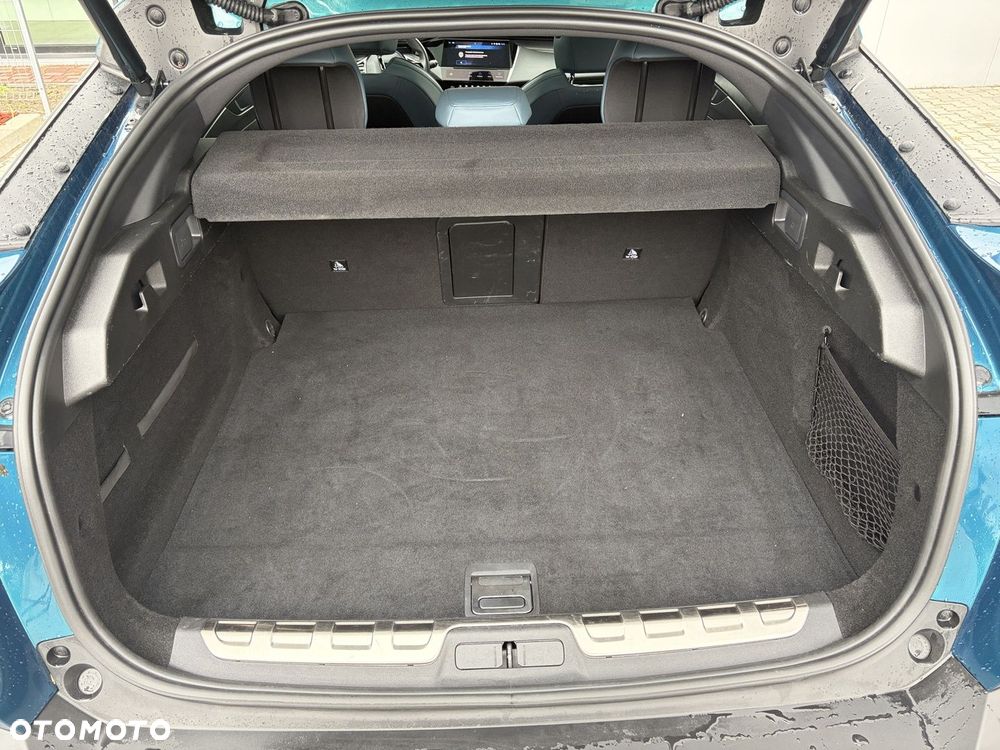 Peugeot 408 - 8