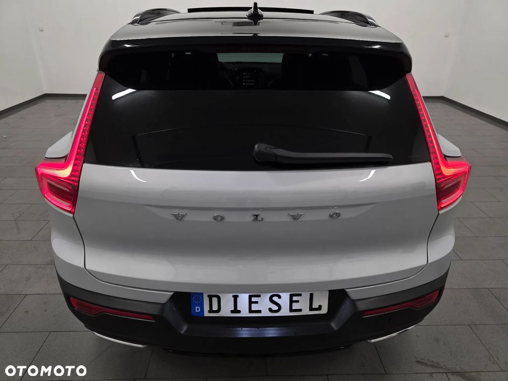 Volvo XC 40 D3 SCR R-Design - 36