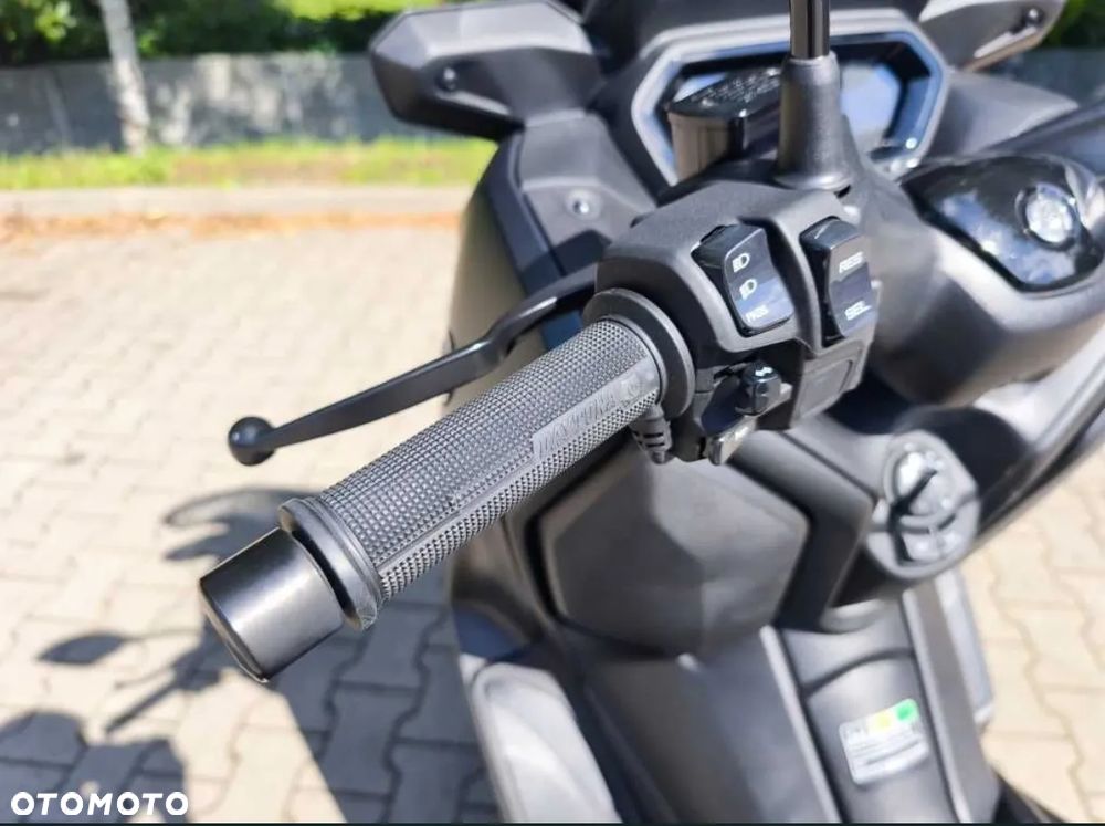 Yamaha X-max - 7