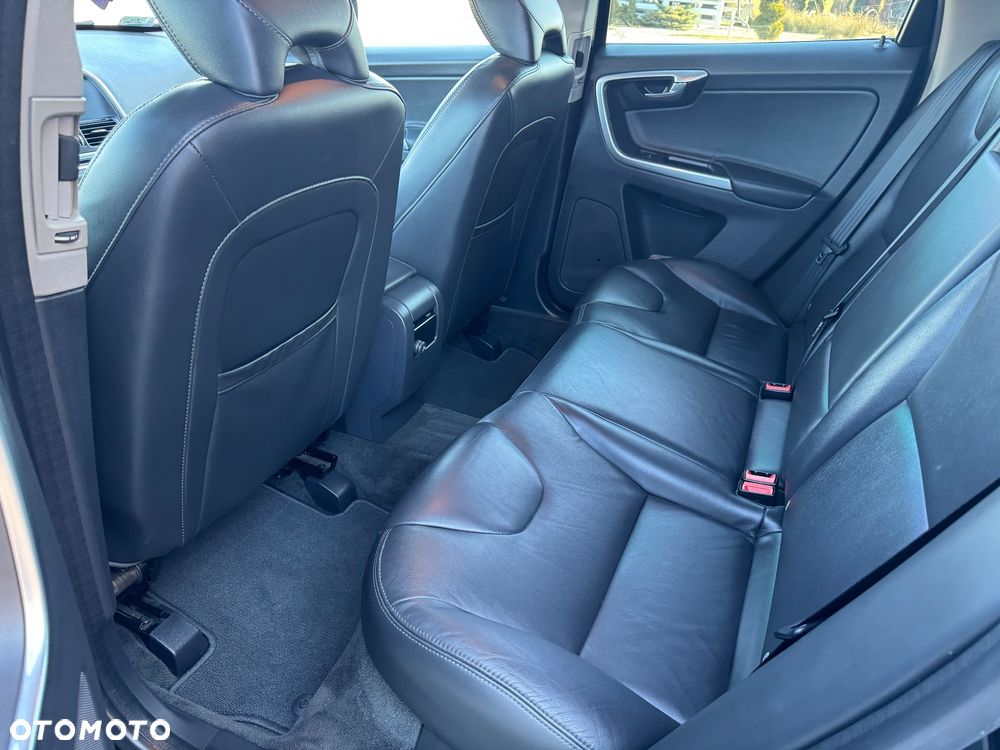 Volvo XC 60 D3 Drive-E Summum - 11