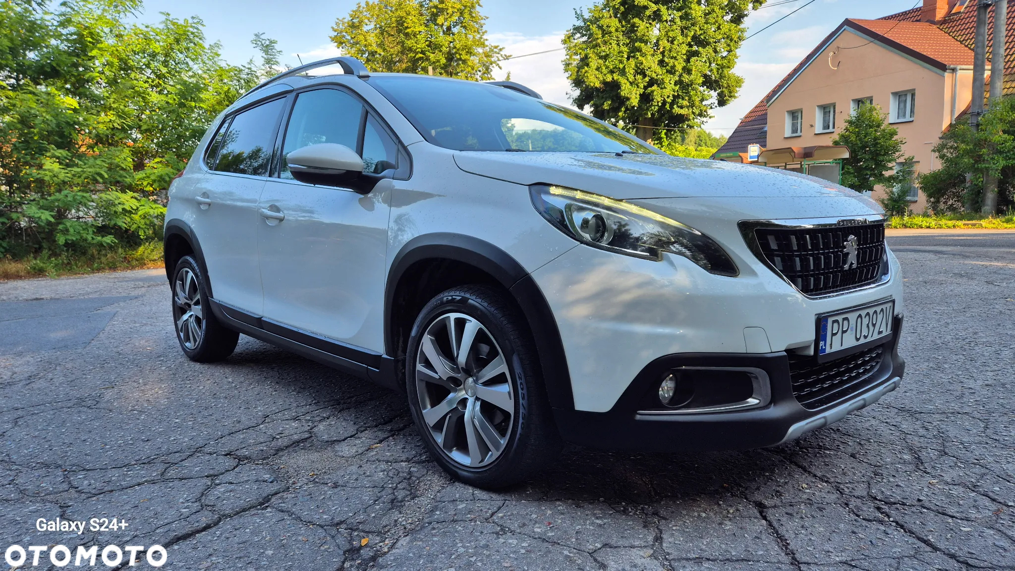 Peugeot 2008 1.6 BlueHDi Allure - 4