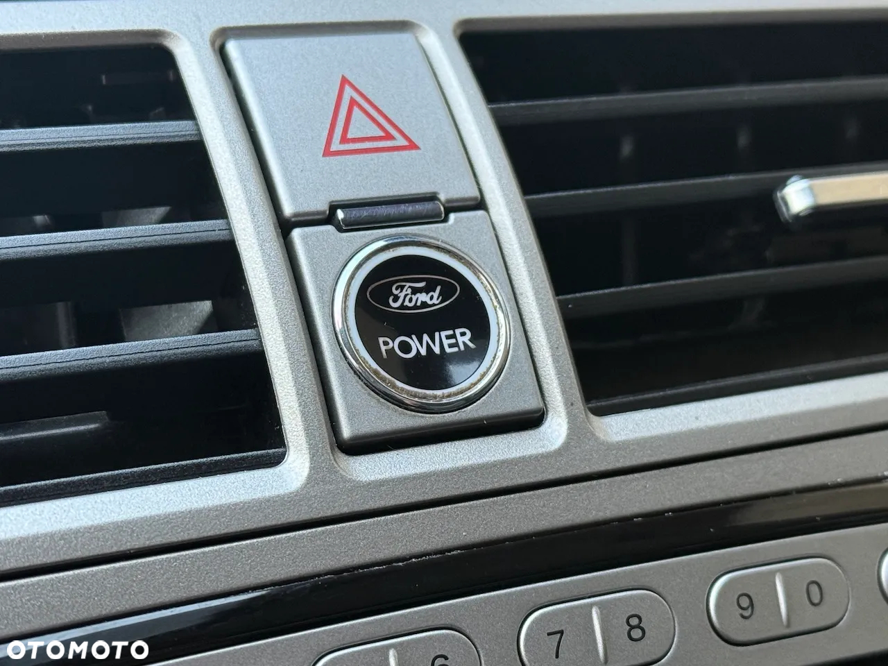 Ford Kuga - 26