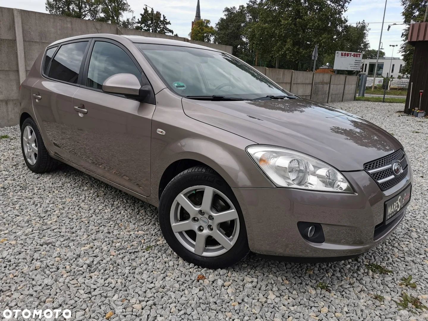 Kia Ceed - 1
