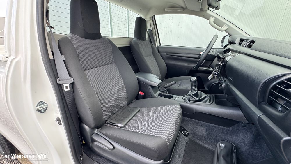 Toyota Hilux 2.4 D-4D 4X4 - 6