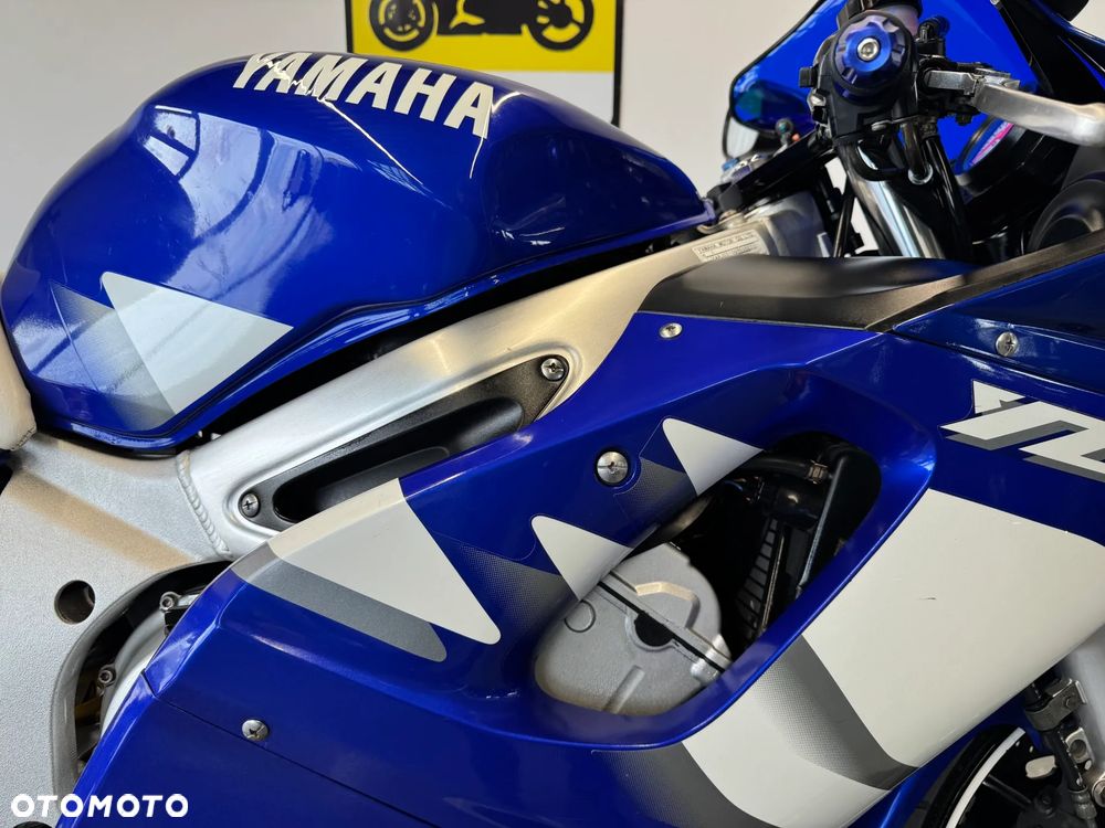 Yamaha R6 - 13