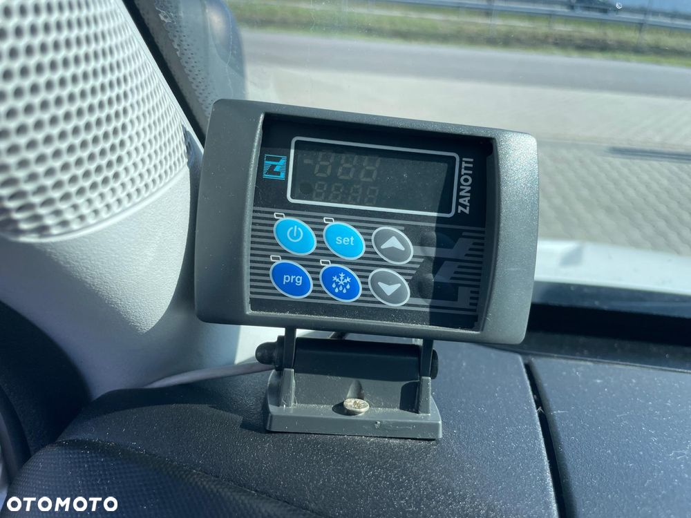 Iveco 50C16 Izoterma z Agregatem Zanotti  8EP Winda  Krajowy - 8