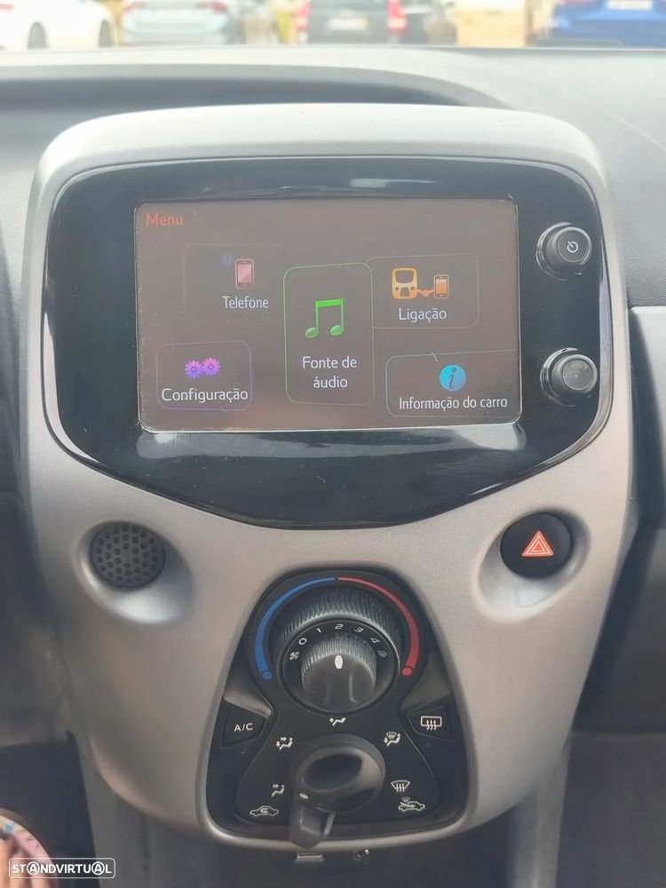 Toyota Aygo 1.0 X-Play - 14