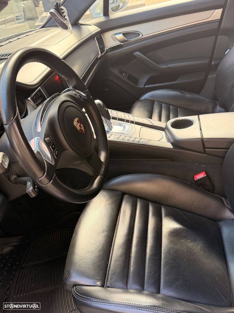 Porsche Panamera Turbo S PDK - 9