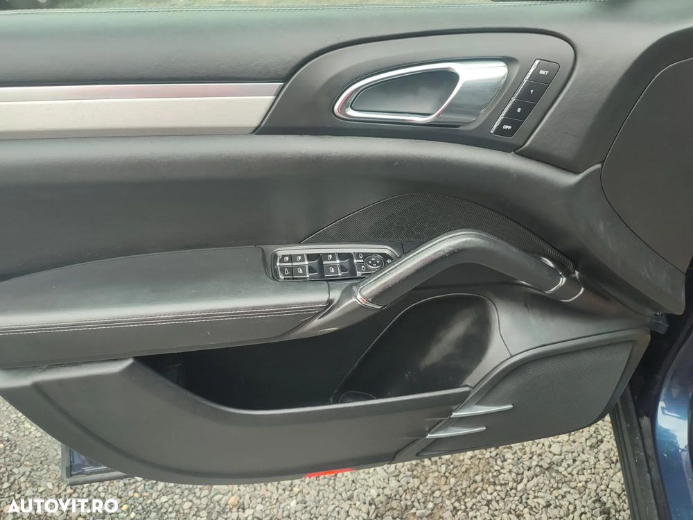 Porsche Cayenne - 14