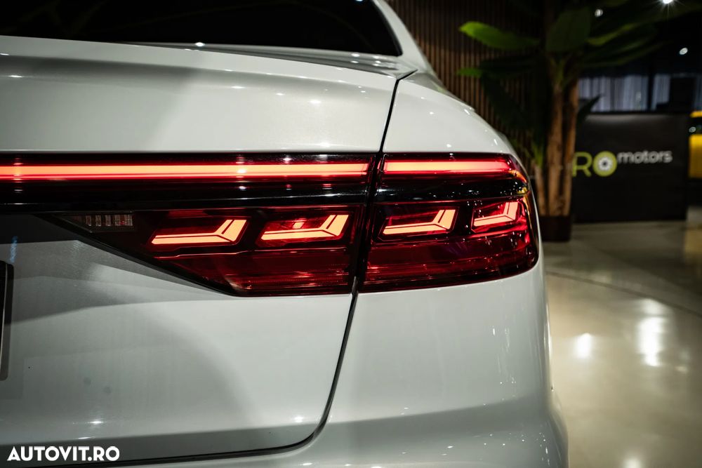 Audi S8 TFSI quattro tiptronic - 11