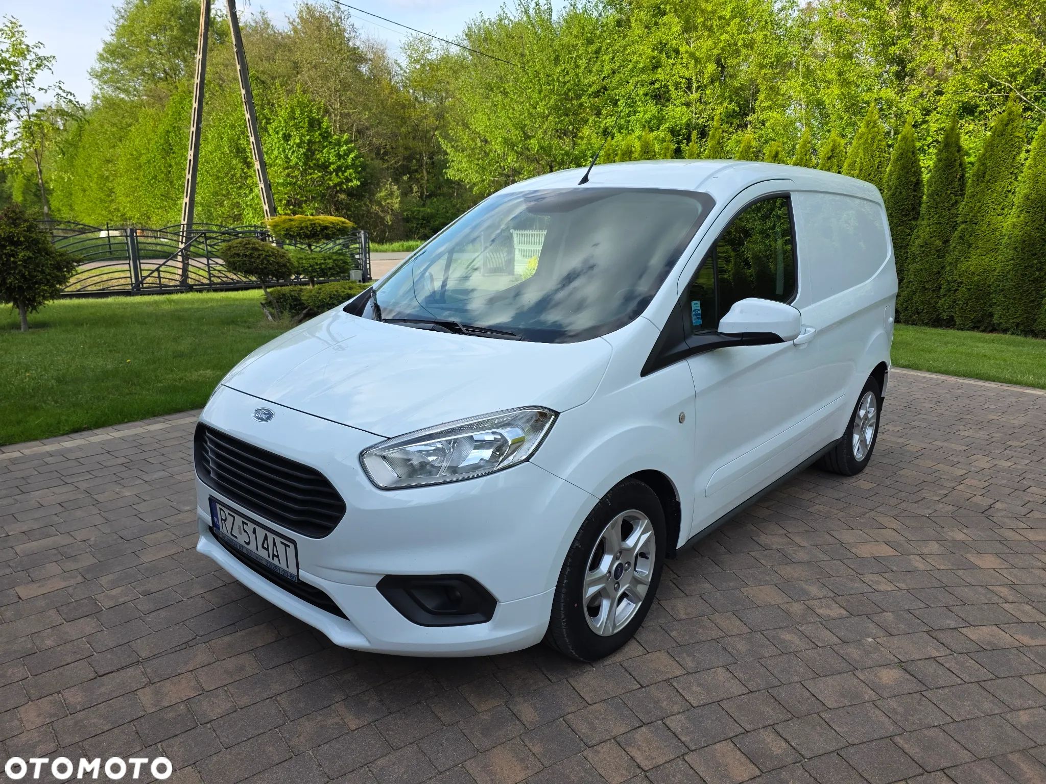 Ford Transit Courier - 1