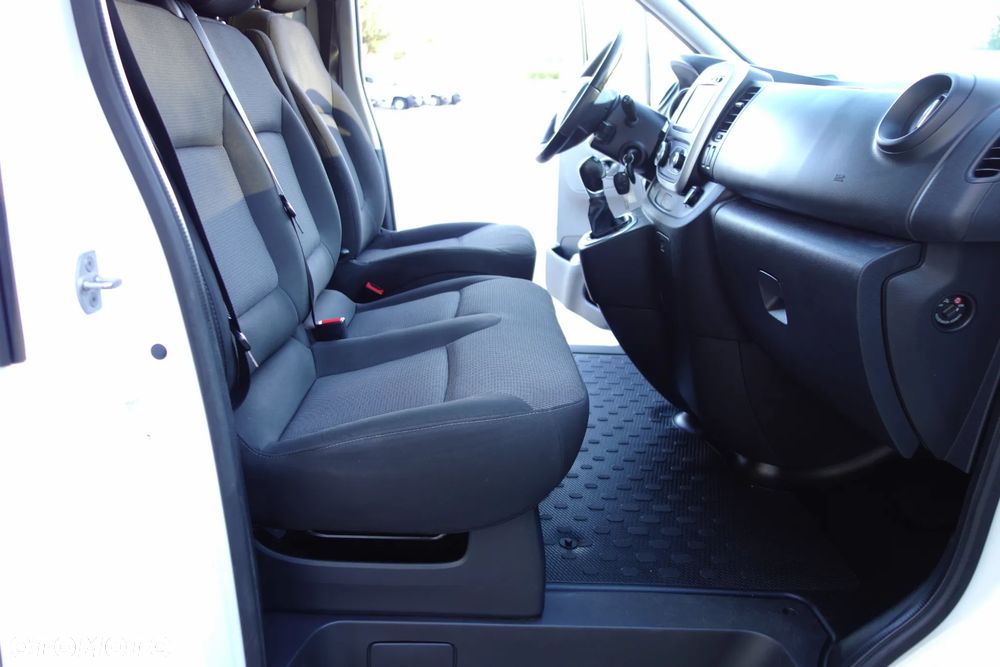 Renault Trafic Automat 2.0 Dci 145 KM Long Klima Webasto Kamera - 17