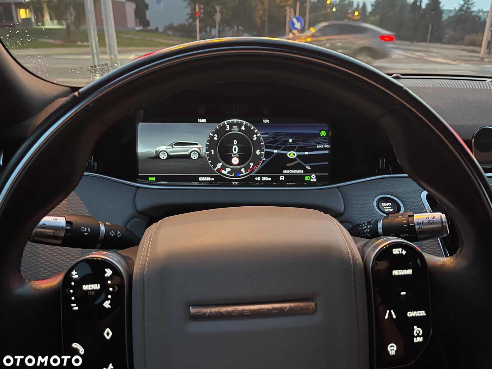 Land Rover Range Rover Evoque - 26