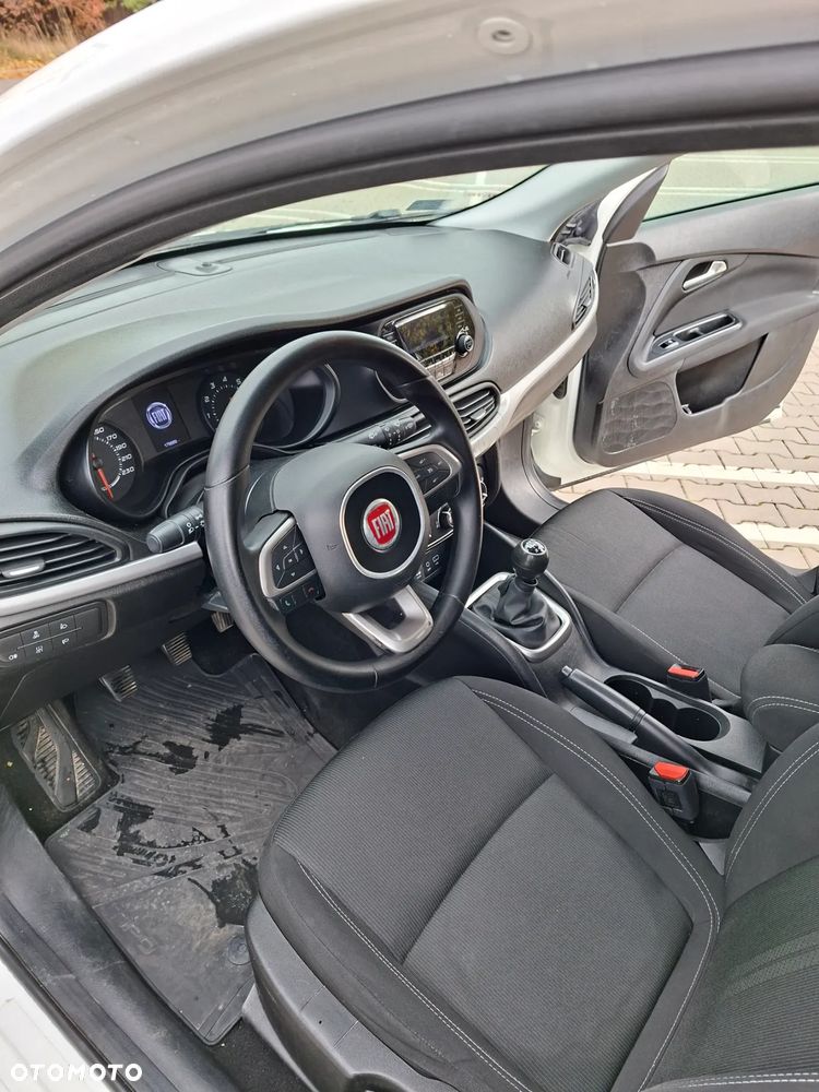 Fiat Tipo 1.4 T-Jet 16v Pop - 9