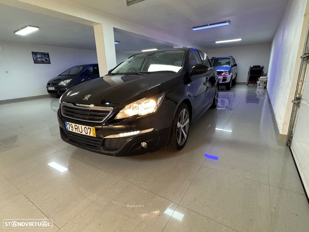 Peugeot 308 1.6 BlueHDi Allure J17 - 25