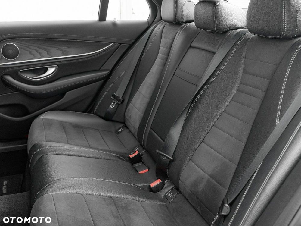 Mercedes-Benz Klasa E 350 d 4-Matic 9G-TRONIC - 30