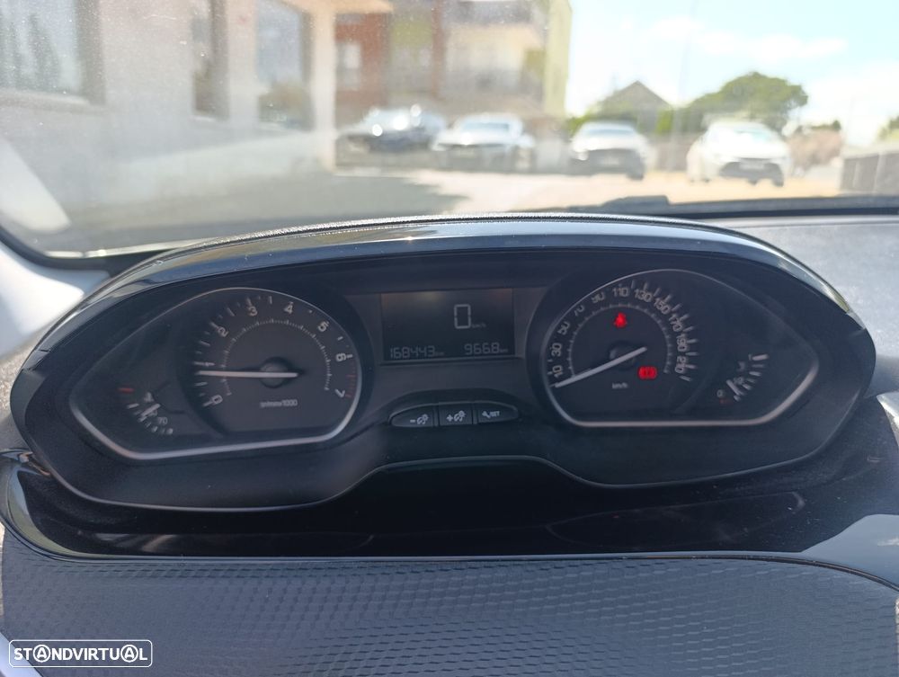 Peugeot 208 1.2 PureTech Style - 11