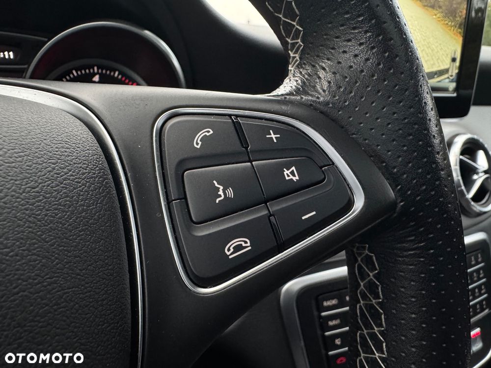 Mercedes-Benz CLA 180 d AMG Line - 14