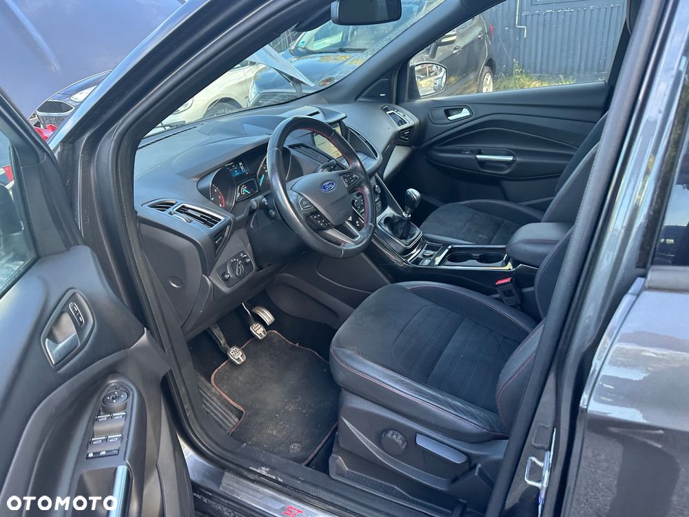 Ford Kuga - 4