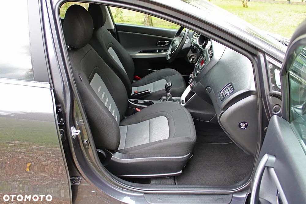 Kia Ceed 1.6 CRDi 128 Fifa World Cup Edition - 15
