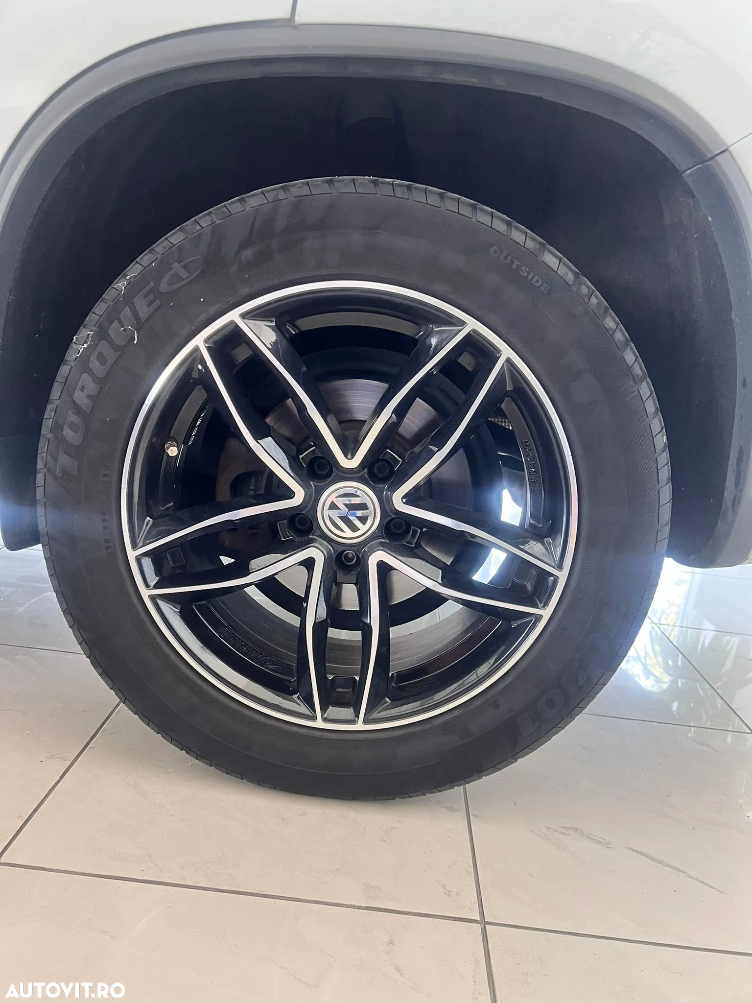 Volkswagen Tiguan - 19