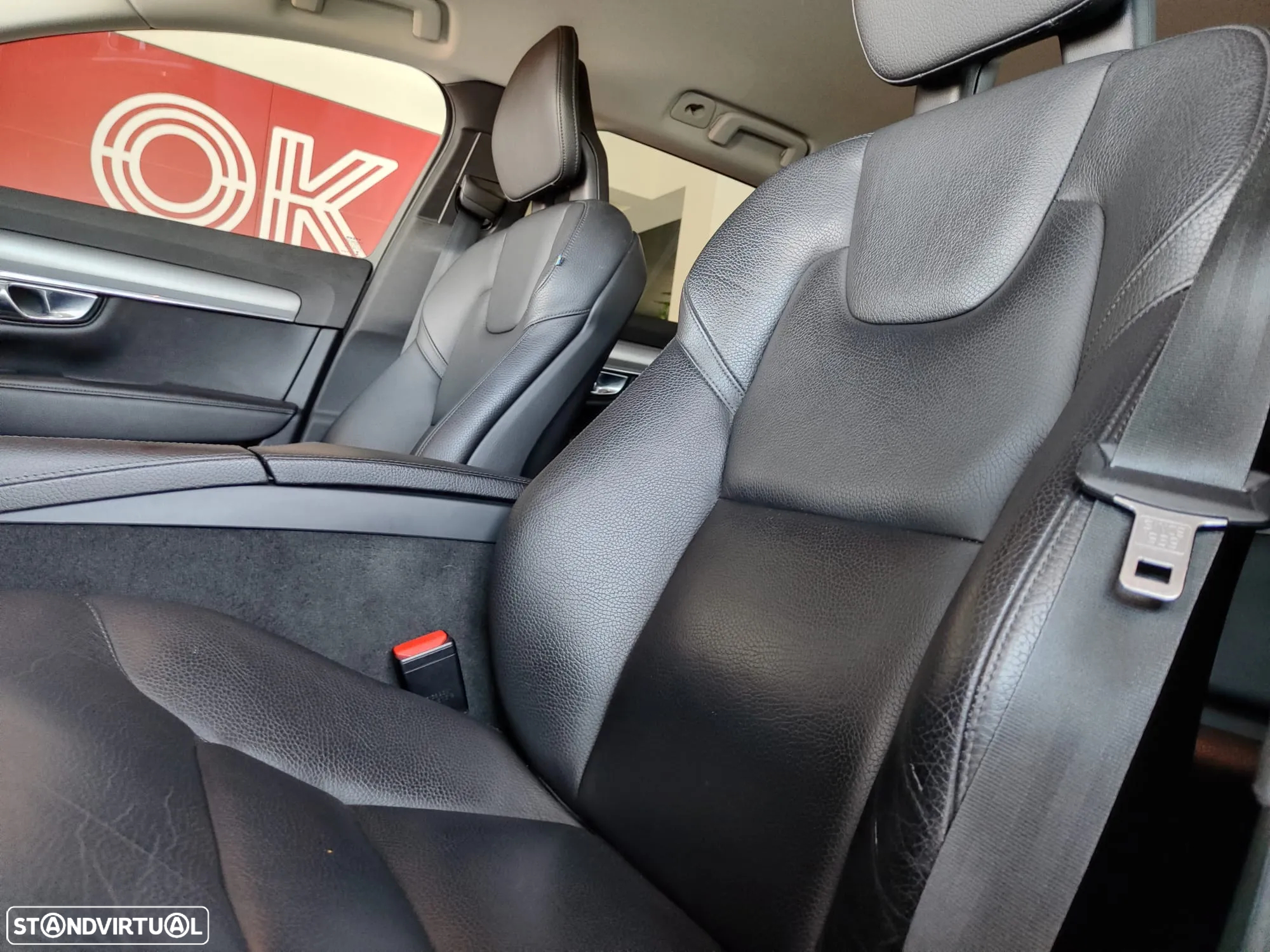 Volvo V90 2.0 D4 Momentum Geartronic - 24