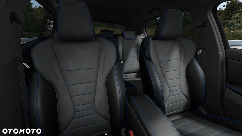 BMW Seria 1 120 mHEV - 12