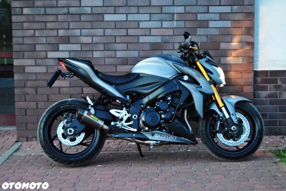 Suzuki GSX - 2