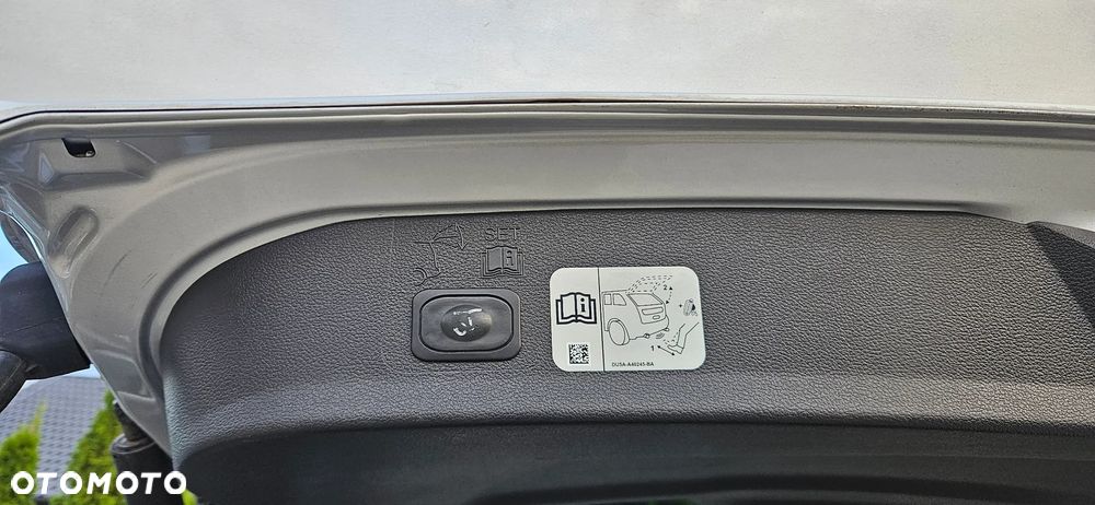 Ford Kuga 2.0 TDCi 2x4 Titanium - 34