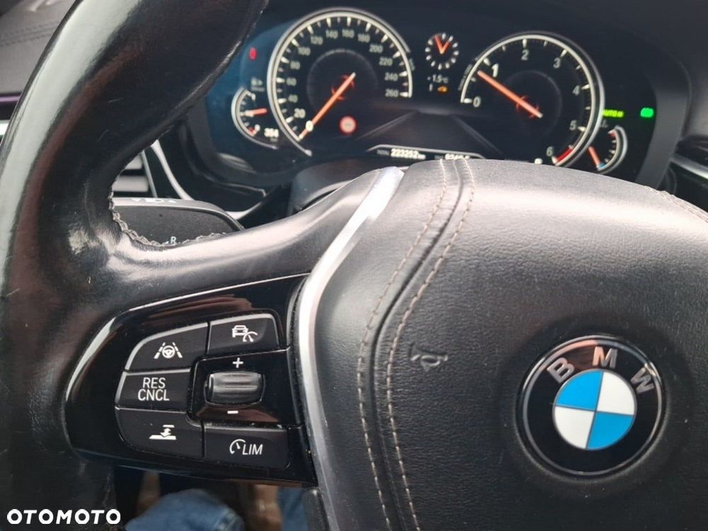 BMW Seria 5 530d Luxury Line - 31