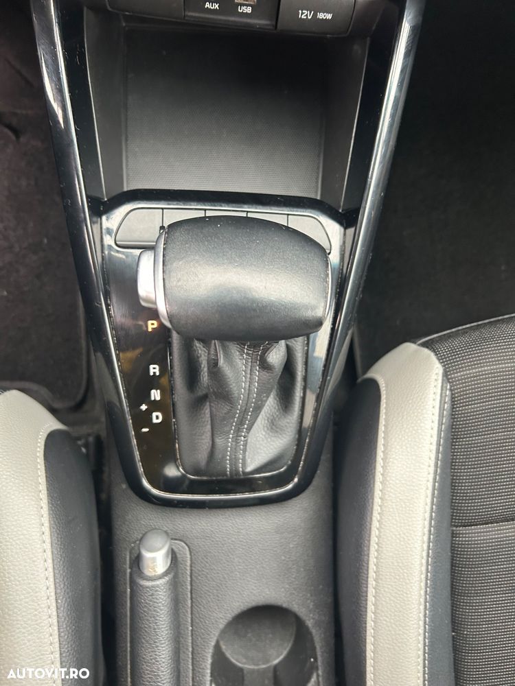 Kia Stonic 1.0 T-GDI 7DCT HP MHEV Trend - 28