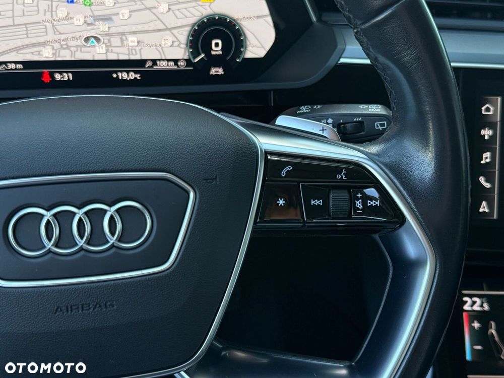Audi e-tron - 26