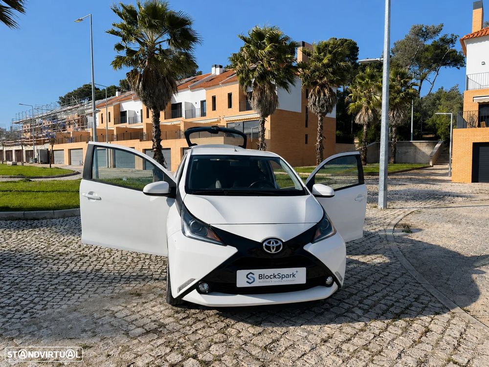 Toyota Aygo 1.0 X-Play - 1