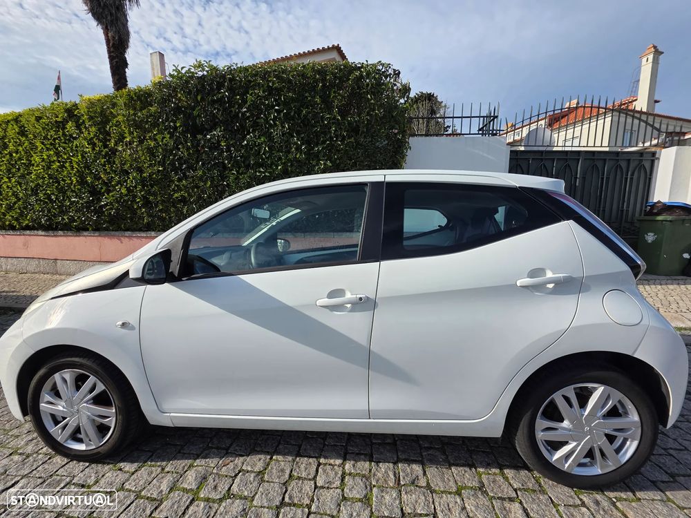 Toyota Aygo 1.0 X-Play Plus+X-Touch +TSS MM - 17